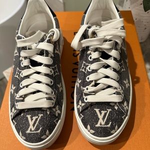 Louis Vuitton time out sneaker